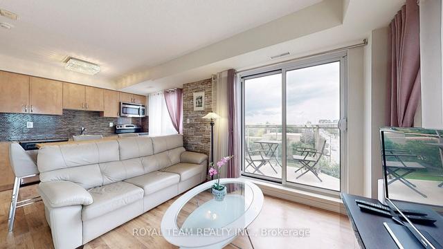 806 - 801 Sheppard Ave W, Condo with 2 bedrooms, 1 bathrooms and 1 parking in Toronto ON | Image 11