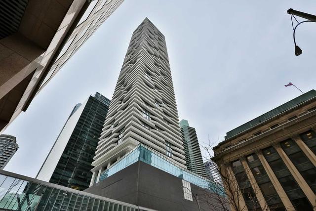 2801 - 88 Harbour St, Condo with 1 bedrooms, 1 bathrooms and 0 parking in Toronto ON | Image 1