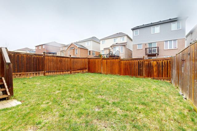 1389 Rennie St, House detached with 3 bedrooms, 3 bathrooms and 3 parking in Oshawa ON | Image 30
