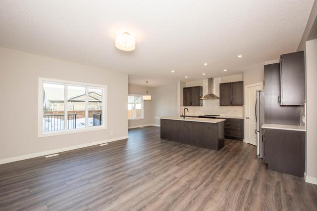 92 Walgrove Rise Se, House detached with 3 bedrooms, 3 bathrooms and 4 parking in Calgary AB | Image 15