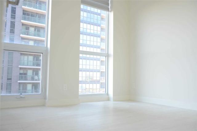 1007 - 6 Sonic Way, Condo with 3 bedrooms, 2 bathrooms and 1 parking in Toronto ON | Image 8