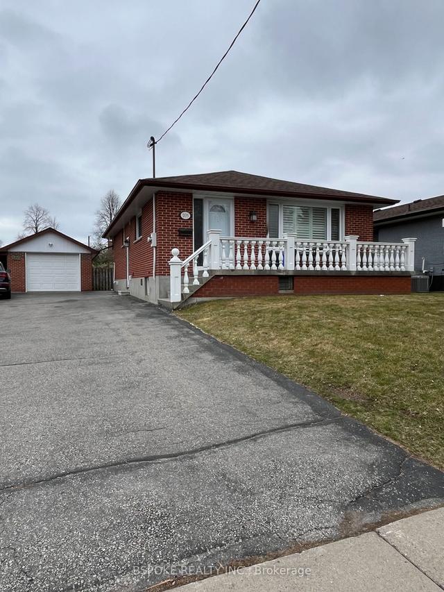 main - 205 Elgin St W, House detached with 3 bedrooms, 1 bathrooms and 3 parking in Oshawa ON | Image 1