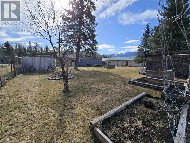 819 Bridge Road, House detached with 2 bedrooms, 1 bathrooms and null parking in McBride BC | Image 36