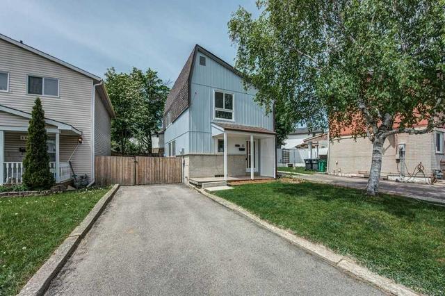 15 Grand Rapids Sq, House detached with 3 bedrooms, 2 bathrooms and 2 parking in Brampton ON | Image 1