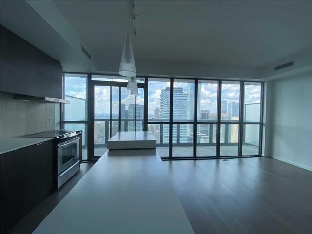 4305 - 101 Charles St E, Condo with 1 bedrooms, 1 bathrooms and 0 parking in Toronto ON | Image 3