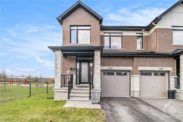 294 Joshua Street, Townhouse with 3 bedrooms, 4 bathrooms and 3 parking in Ottawa ON | Image 2