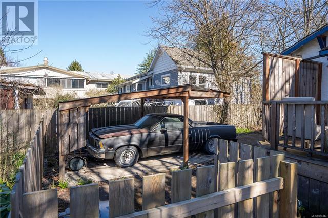 3228 Seaton St, House detached with 2 bedrooms, 1 bathrooms and 4 parking in Saanich BC | Image 25