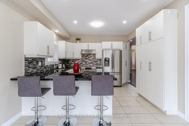 55 Thornbury Crt, House detached with 4 bedrooms, 3 bathrooms and 6 parking in Hamilton ON | Image 34