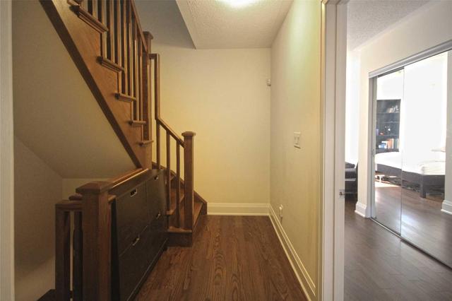 Th6 - 5 Oakburn Cres, Townhouse with 3 bedrooms, 3 bathrooms and 1 parking in Toronto ON | Image 10