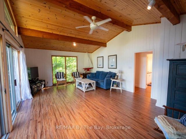 23212 Georgian Bay Shore, House detached with 3 bedrooms, 2 bathrooms and 0 parking in Georgian Bay ON | Image 24