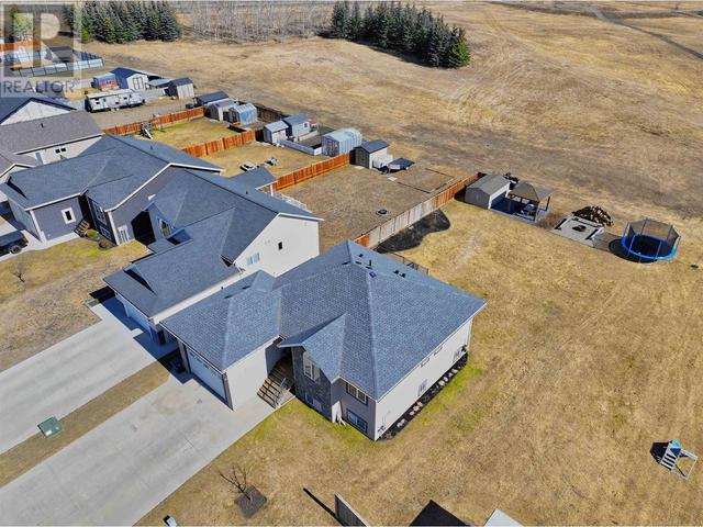 10287 S 97 Street, House detached with 6 bedrooms, 3 bathrooms and null parking in Taylor BC | Image 35