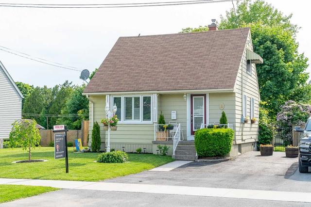 8 Trefusis St, House detached with 2 bedrooms, 1 bathrooms and 3 parking in Port Hope ON | Image 1