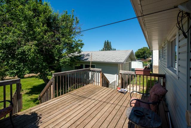 4817 42 Street, House detached with 4 bedrooms, 2 bathrooms and 1 parking in Athabasca AB | Image 4