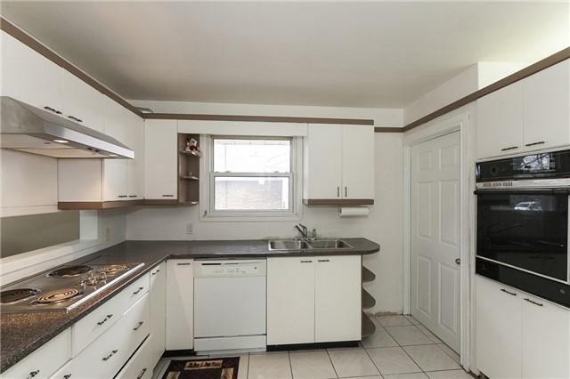 95 Harold St, House detached with 3 bedrooms, 2 bathrooms and 5 parking in Brampton ON | Image 8