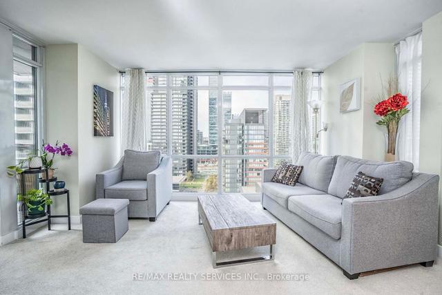 1903 - 11 Brunel Crt, Condo with 1 bedrooms, 1 bathrooms and 1 parking in Toronto ON | Image 2