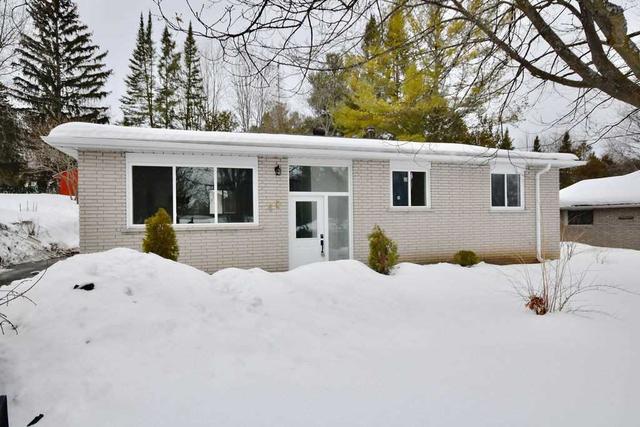 40 Quinn Ave, House detached with 3 bedrooms, 2 bathrooms and 6 parking in Orillia ON | Image 1