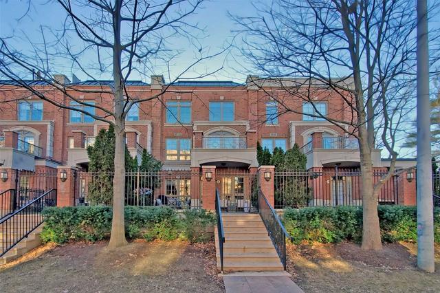 th18 - 20 Burkebrook Pl, Townhouse with 3 bedrooms, 3 bathrooms and 2 parking in Toronto ON | Image 1