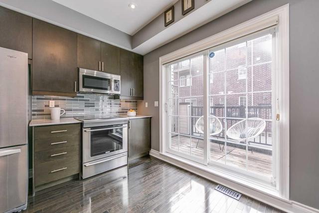 Th63 - 113 The Queensway, Townhouse with 3 bedrooms, 3 bathrooms and 1 parking in Toronto ON | Image 5