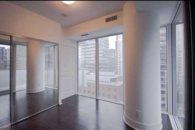 809 - 65 St Mary St, Condo with 1 bedrooms, 1 bathrooms and 0 parking in Toronto ON | Image 15