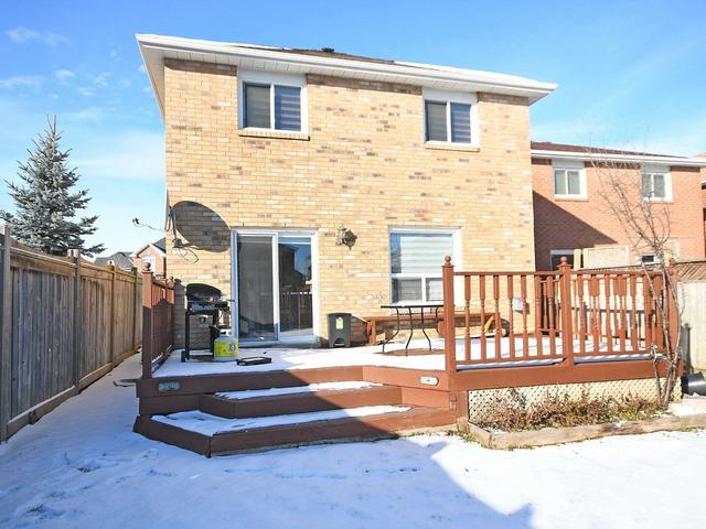 23 Ravenscliffe Crt, House detached with 4 bedrooms, 4 bathrooms and 6 parking in Brampton ON | Image 27