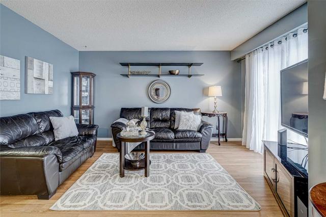 19 Shademaster Crt, House attached with 3 bedrooms, 2 bathrooms and 3 parking in Toronto ON | Image 13