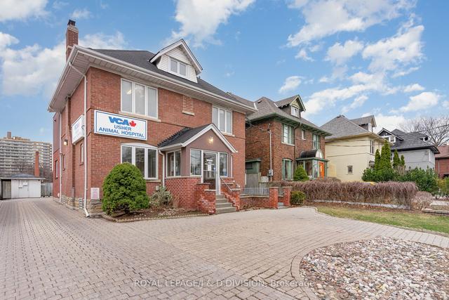 29 Chaplin Cres, House detached with 0 bedrooms, 3 bathrooms and 8 parking in Toronto ON | Image 12
