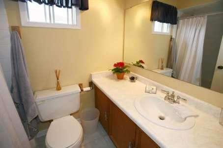2 Flowers Cres, House detached with 3 bedrooms, 3 bathrooms and 4 parking in Ajax ON | Image 7