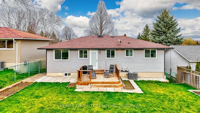 21 Sandsprings Cres, House detached with 3 bedrooms, 2 bathrooms and 3 parking in Kitchener ON | Image 22