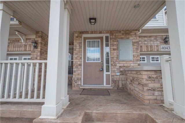 4043 Gunby Cres, House attached with 3 bedrooms, 3 bathrooms and 1 parking in Burlington ON | Image 2