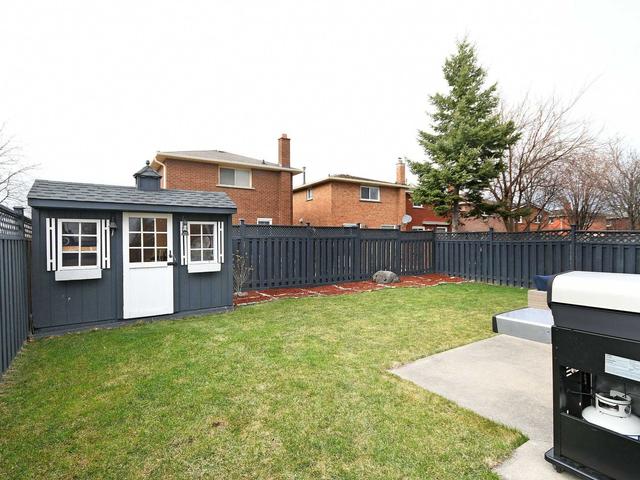 2 Cashel St, House detached with 3 bedrooms, 3 bathrooms and 5 parking in Brampton ON | Image 28