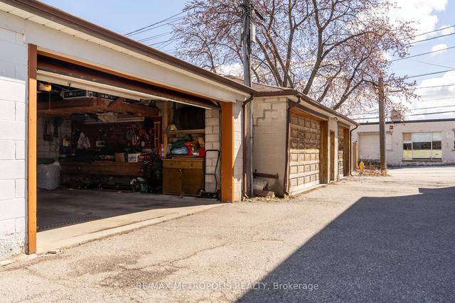 144 Fairbank Ave, House detached with 3 bedrooms, 2 bathrooms and 2 parking in Toronto ON | Image 13