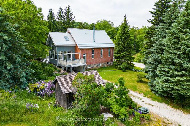 2111 Conc 8 Nottawasaga Rd S, House detached with 2 bedrooms, 3 bathrooms and 11 parking in Clearview ON | Image 35