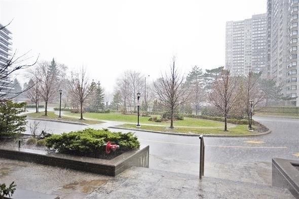 2502 - 135 Antibes Dr, Condo with 1 bedrooms, 1 bathrooms and 1 parking in Toronto ON | Image 2