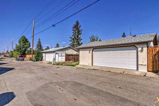 411 68 Street Ne, House detached with 3 bedrooms, 1 bathrooms and 3 parking in Calgary AB | Image 40