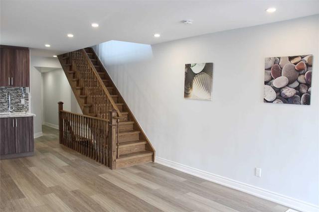 808 Runnymede Rd, House semidetached with 2 bedrooms, 3 bathrooms and 1 parking in Toronto ON | Image 19