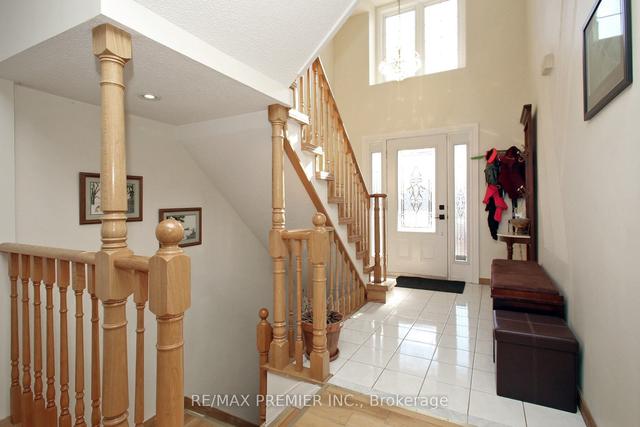 175 White Pine Cres, House detached with 3 bedrooms, 4 bathrooms and 3 parking in Pickering ON | Image 23