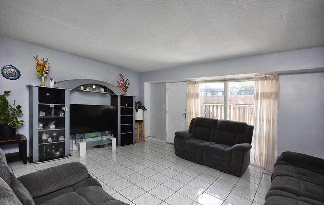 2 - 347 Driftwood Ave, Townhouse with 3 bedrooms, 2 bathrooms and 2 parking in Toronto ON | Image 2