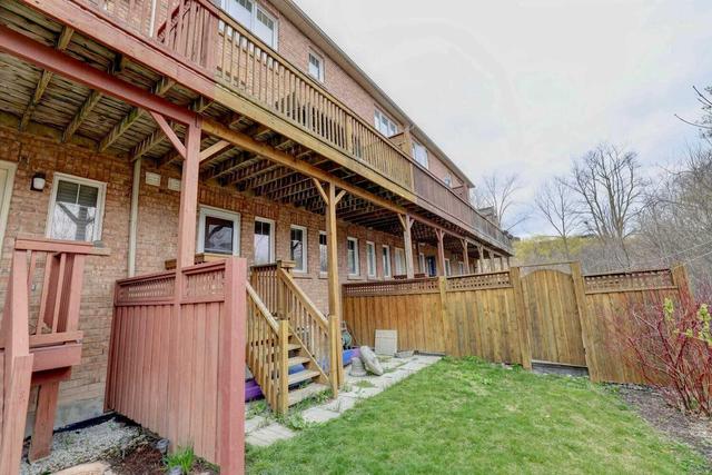 1994 Oana Dr, Townhouse with 2 bedrooms, 3 bathrooms and 2 parking in Mississauga ON | Image 32