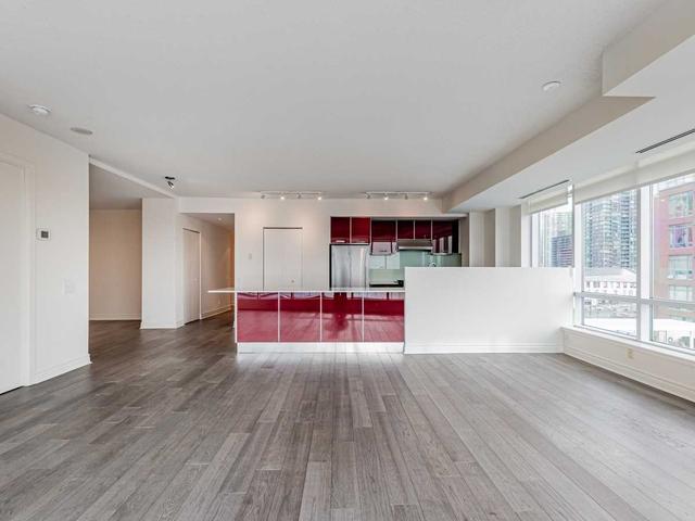 801w - 500 Queens Quay W, Condo with 3 bedrooms, 3 bathrooms and 2 parking in Toronto ON | Image 8