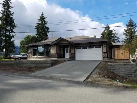 2325 Troy Anne Way, House detached with 3 bedrooms, 2 bathrooms and 2 parking in Nanaimo BC | Card Image