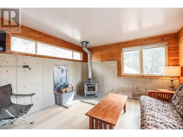 852 First Avenue, House detached with 1 bedrooms, 1 bathrooms and 2 parking in Okanagan Similkameen G BC | Image 11
