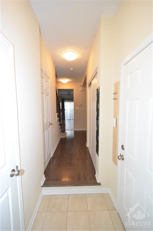 704 Treadway Private, Townhouse with 3 bedrooms, 3 bathrooms and 2 parking in Ottawa ON | Image 3