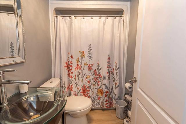 26 Fourth Ave, House semidetached with 3 bedrooms, 4 bathrooms and 7 parking in Kitchener ON | Image 22