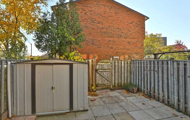 40 Barlake Ave, Townhouse with 3 bedrooms, 2 bathrooms and 2 parking in Hamilton ON | Image 18