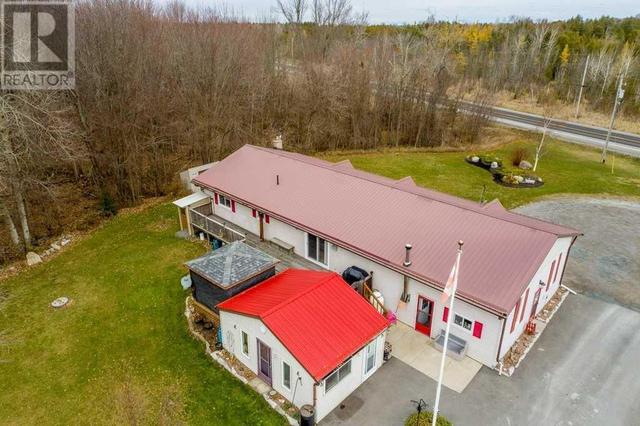390 County Rd 40 Rd, House detached with 3 bedrooms, 3 bathrooms and 12 parking in Douro Dummer ON | Image 2