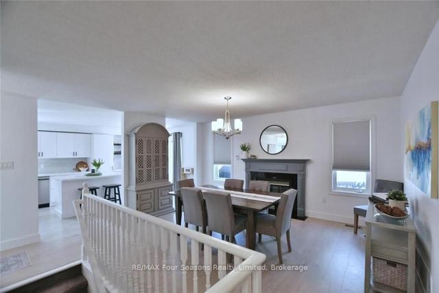 492 Ferndale Dr N, House detached with 2 bedrooms, 3 bathrooms and 3 parking in Barrie ON | Image 6