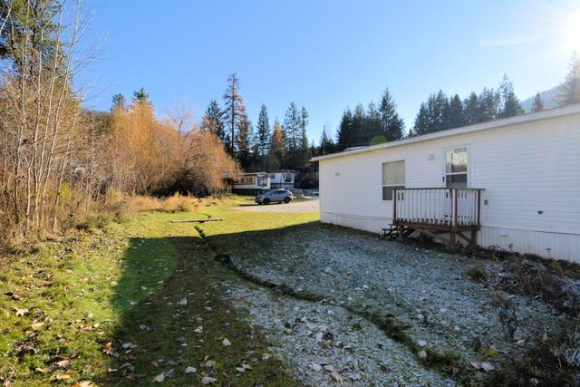 22 - 1000 Innes Street W, Home with 3 bedrooms, 2 bathrooms and 2 parking in Nelson BC | Image 29
