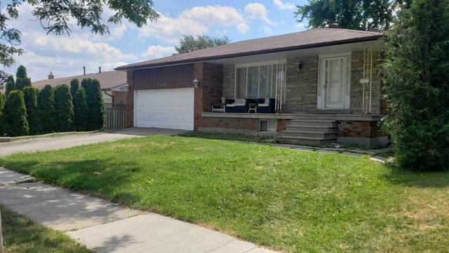 3428 Clanfield Cres, House detached with 4 bedrooms, 2 bathrooms and 4 parking in Mississauga ON | Image 1