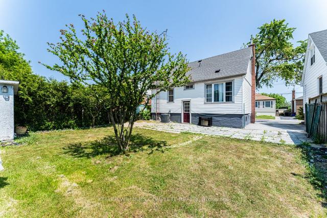 50 East 11th St, House detached with 3 bedrooms, 3 bathrooms and 3 parking in Hamilton ON | Image 31
