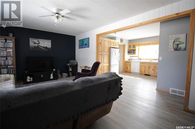 421 Beryl Street, House detached with 4 bedrooms, 2 bathrooms and null parking in Broadview SK | Image 7